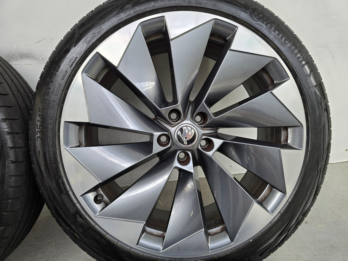 Skoda Enyac VW ID4 ID5 Buzz Betria Supernova 21 inch velgen zomerbanden breedset