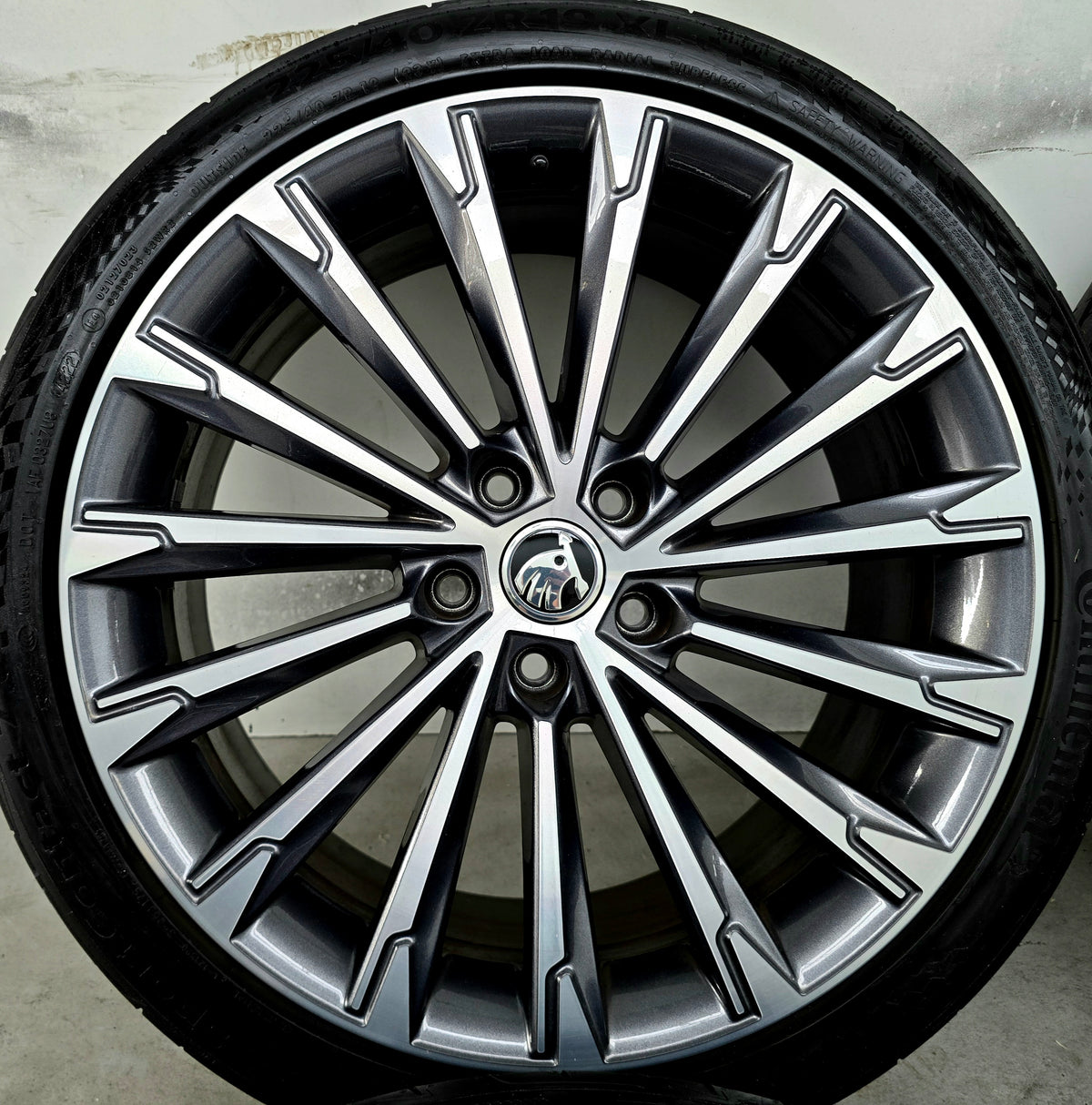 Skoda Octavia RS 19 inch zomerbanden velgen OEM Audi A3 VW Golf Seat Leon
