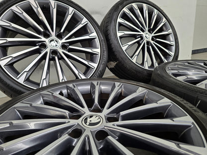 Skoda Octavia RS 19 inch zomerbanden velgen OEM Audi A3 VW Golf Seat Leon