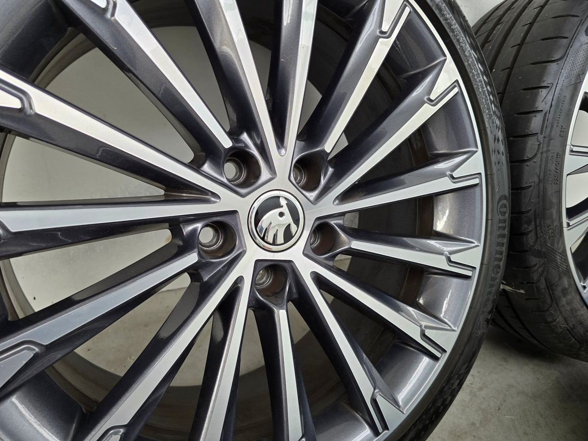 Skoda Octavia RS 19 inch zomerbanden velgen OEM Audi A3 VW Golf Seat Leon