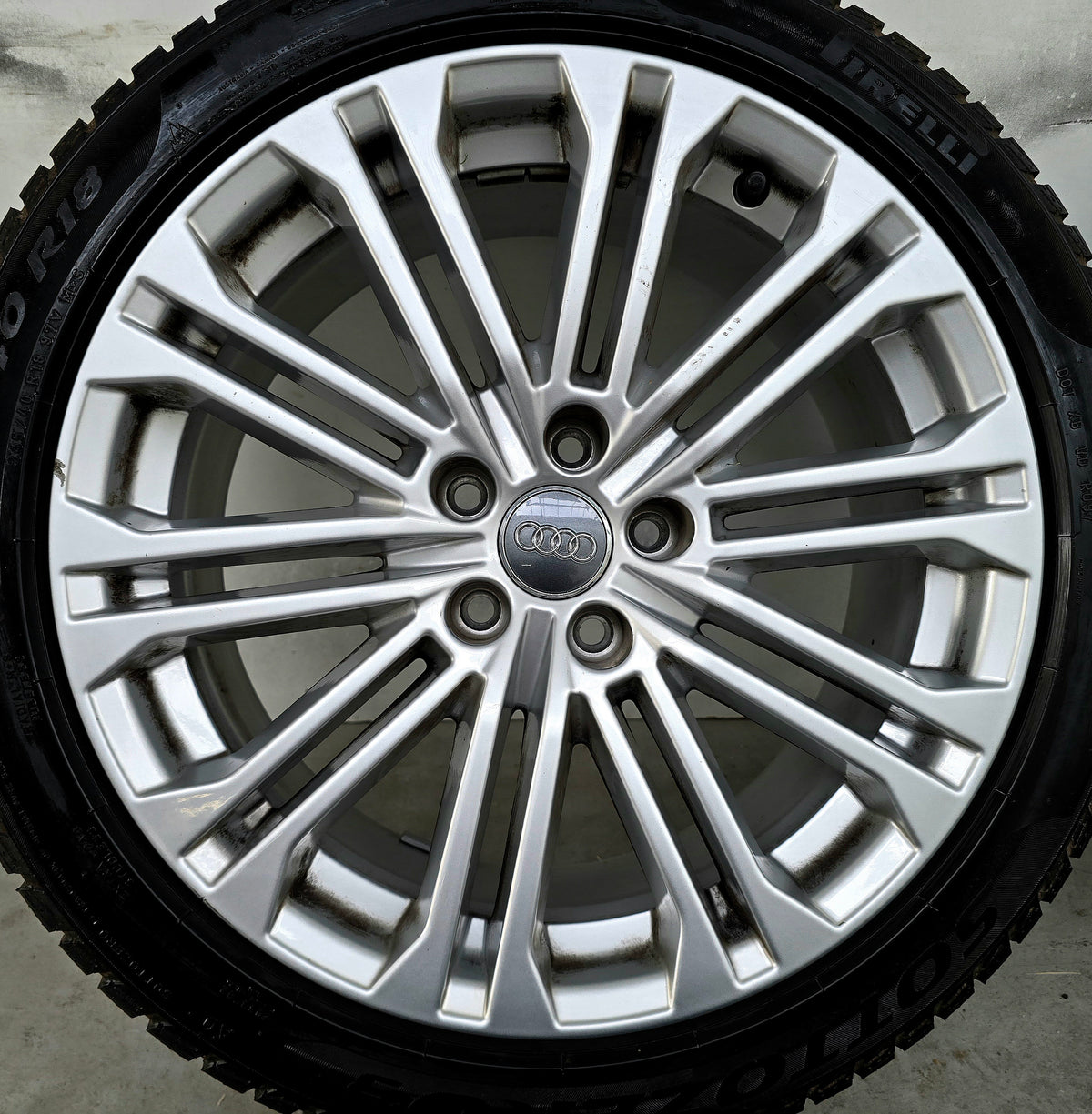 Audi A5 18 inch winterbanden S line velgen 5x112 DEMO