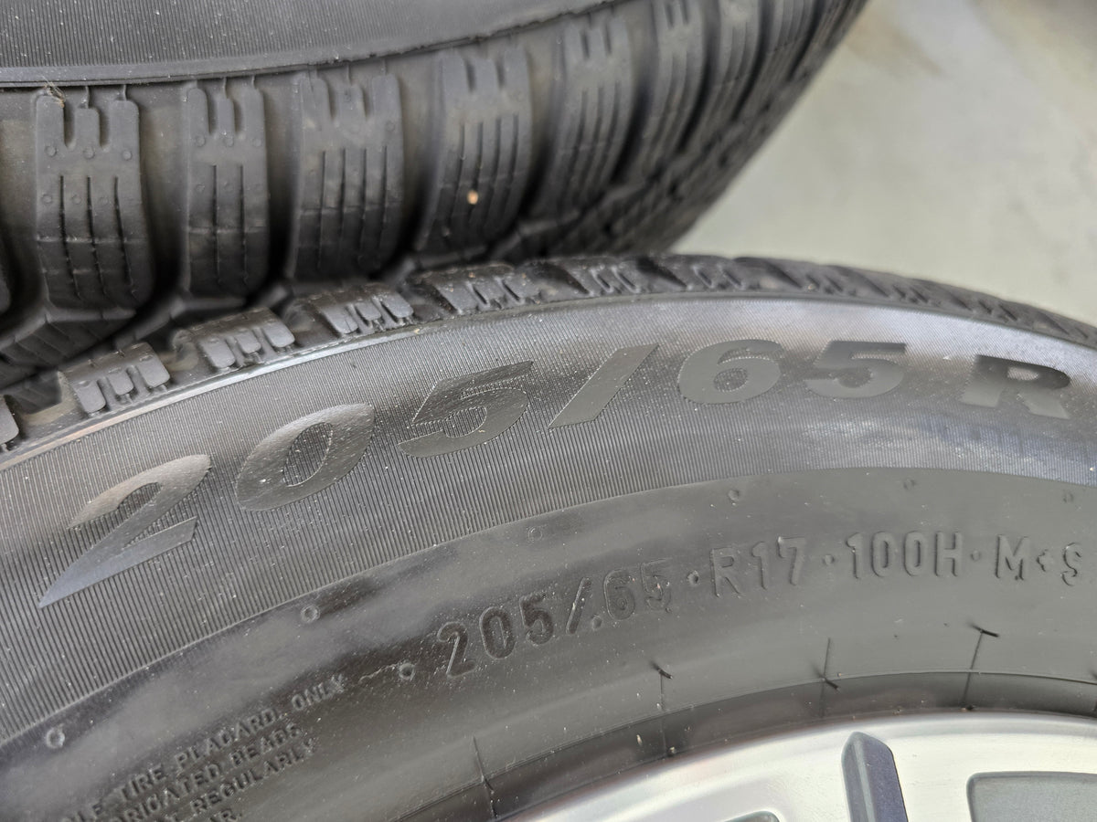BMW X1 U11 X2 U10 17 inch winterbanden 833 velgen OEM