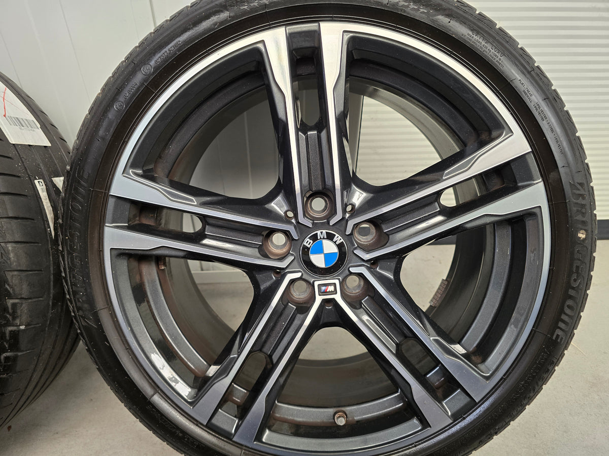 BMW 1 F40 2 F44 18 inch zomerbanden Styling 556M M Sport velgen OEM