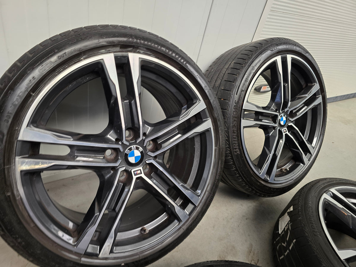 BMW 1 F40 2 F44 18 inch zomerbanden Styling 556M M Sport velgen OEM