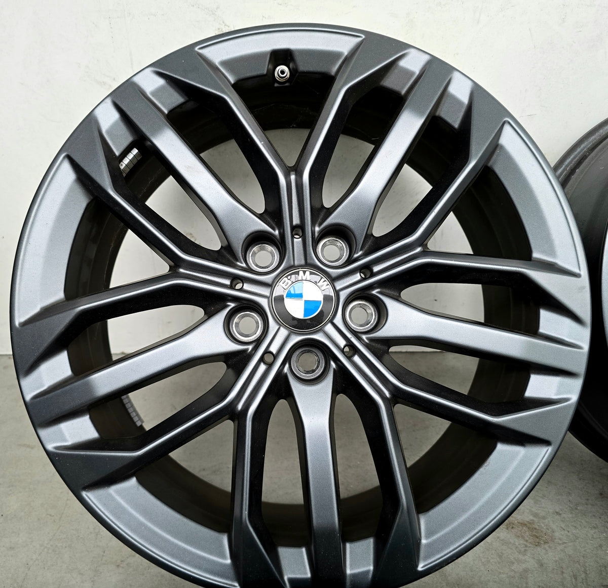 BMW X1 F48 U11 X2 F39 U10 MINI Countryman 18 inch velgen Frozen Gunmetal Grey