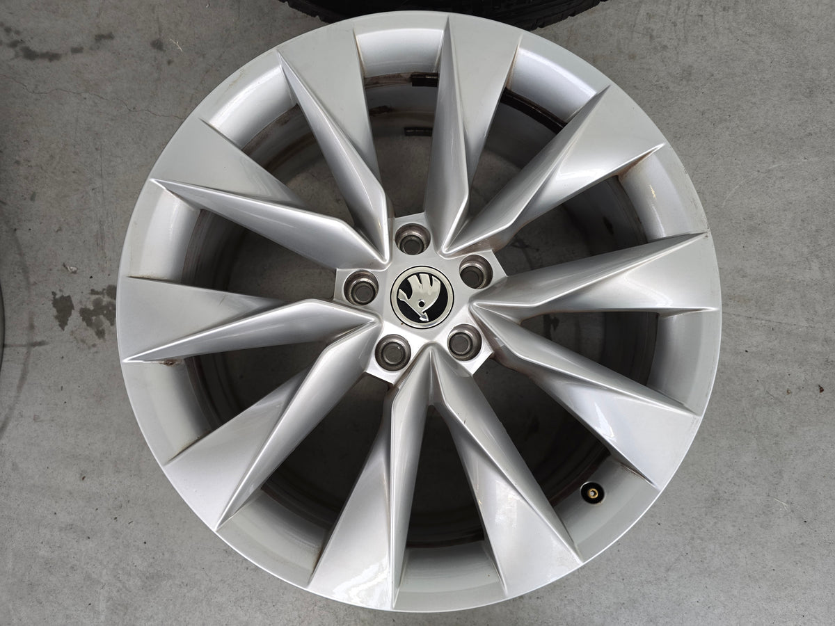 Skoda Enyac VW ID4 ID5 ID6 Buzz Audi Q4 19  inch winterbanden