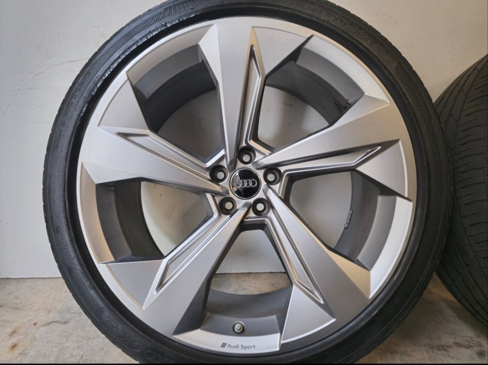 Originele Audi Q7 22" 'Audi Sport' velgen + zomerbanden 285/35R22