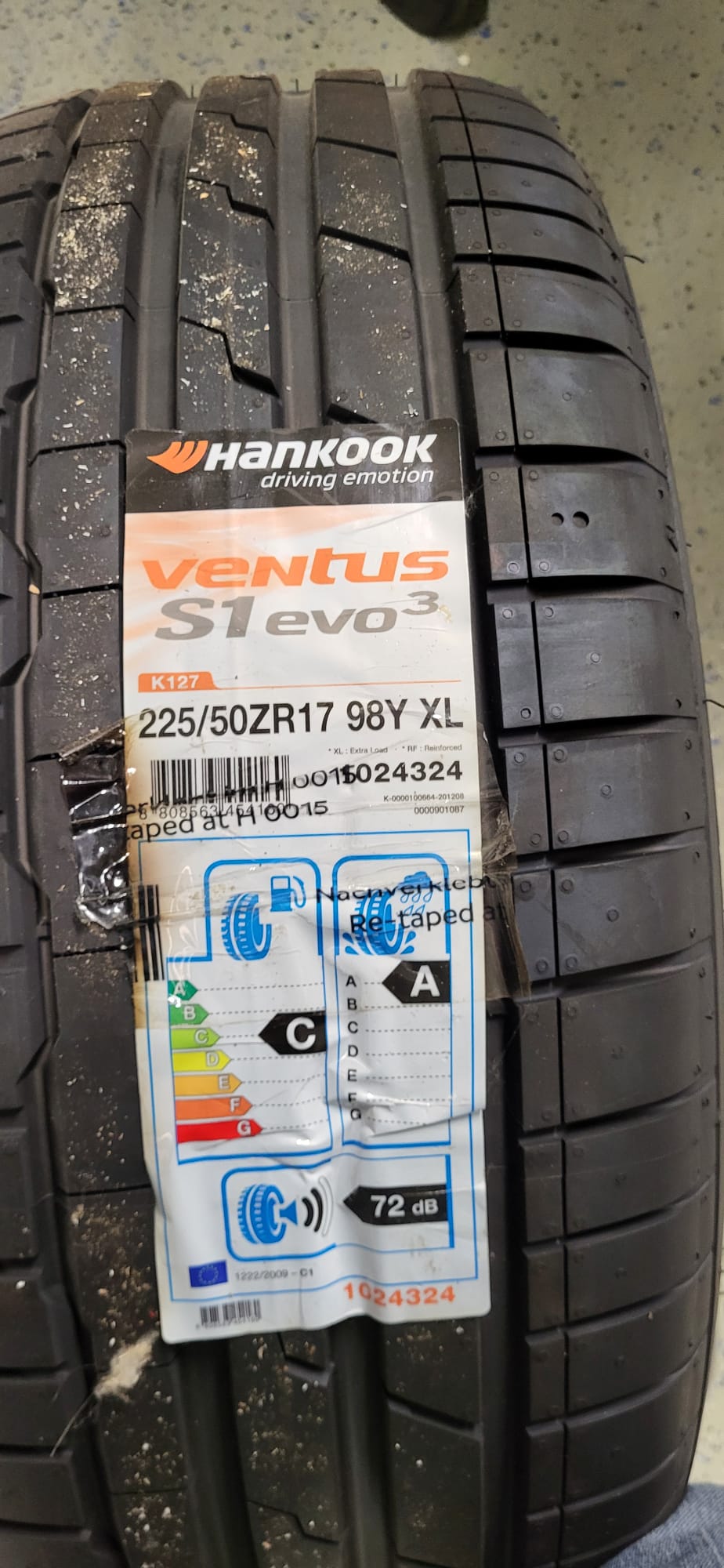 2x NIEUW 225/50R17 98Y XL Hankook zomerbanden