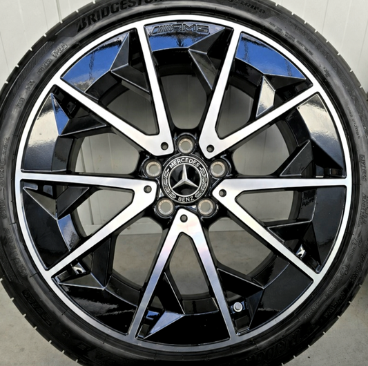NIEUW Mercedes CLA EQ AMG 19 inch velgen zomerbanden